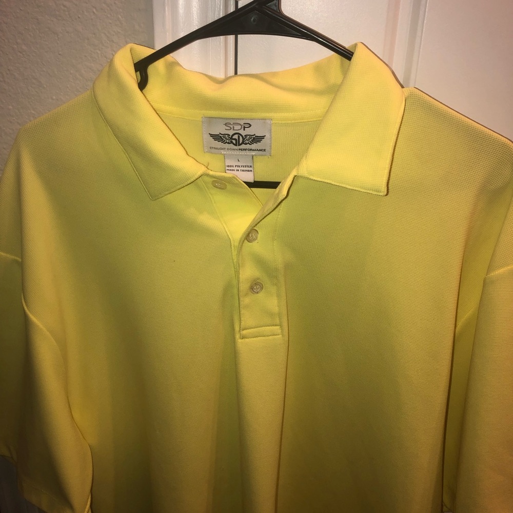 Men’s straight downs golf shirt size large